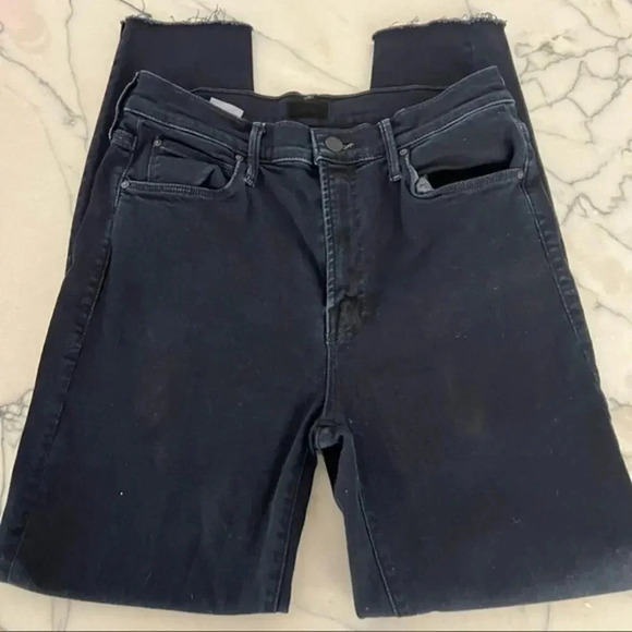 MOTHER The Stunner Zip Two Step Fray Jean in Holding Hands B799 - Picture 3 of 8